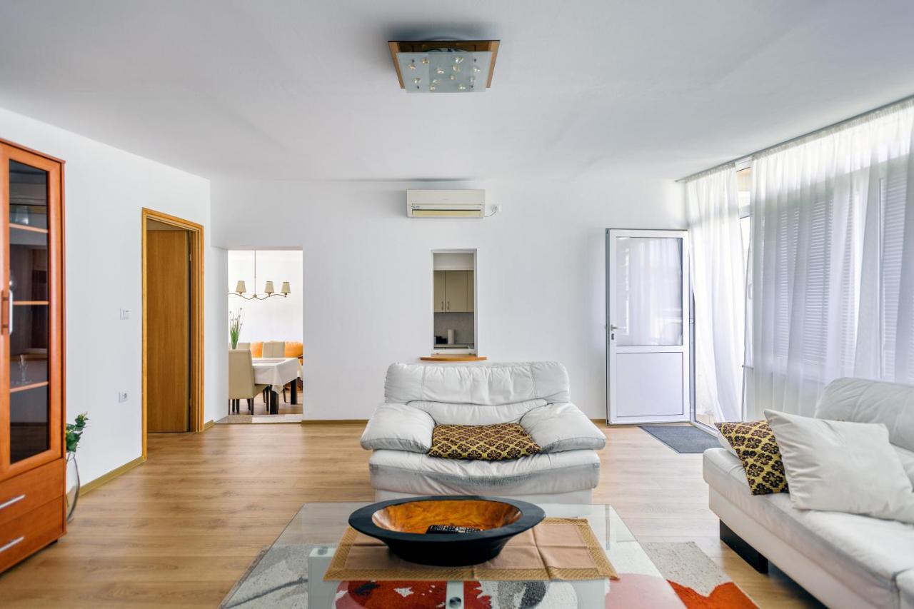 Comfort Holiday Apartment Zadar - With Parking And Balcony Bagian luar foto