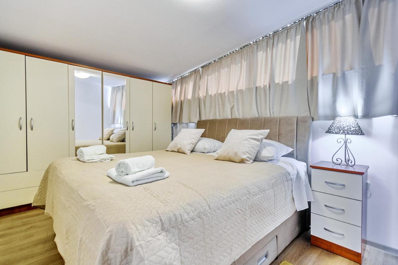 Comfort Holiday Apartment Zadar - With Parking And Balcony Bagian luar foto