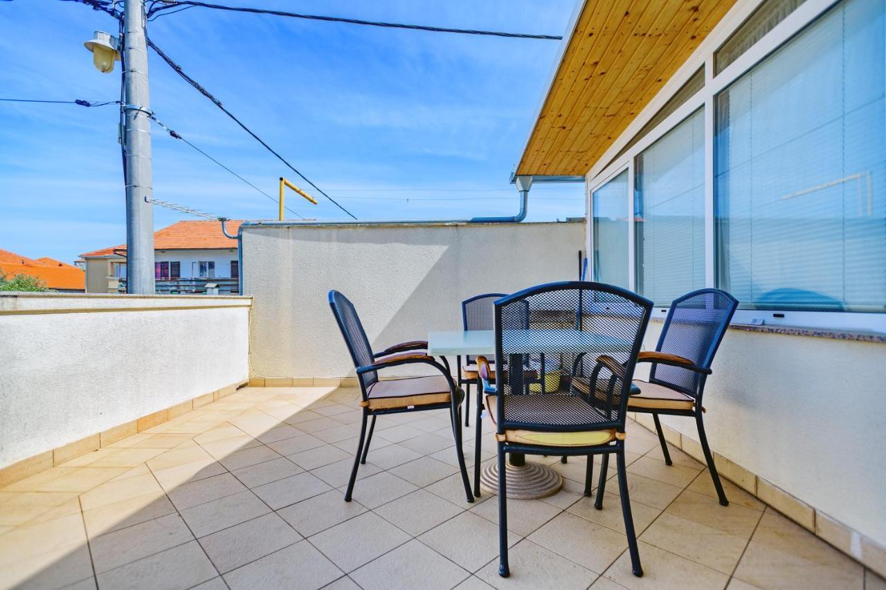 Comfort Holiday Apartment Zadar - With Parking And Balcony Bagian luar foto